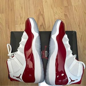 Brand new comes with box (never worn)